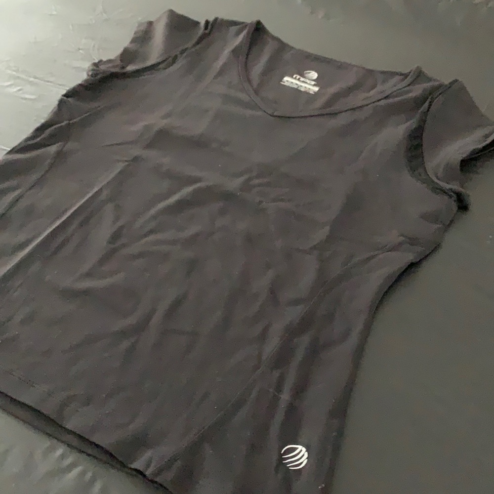 MPG V neck black top.  Size XL.
